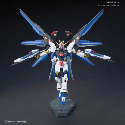 GUNDAM - HG 1/144 ZGMF-X20A Strike Freedom Gundam HG201 - Model Kit Bandai