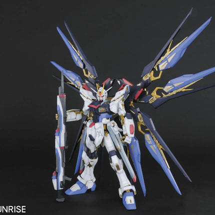 GUNDAM - Perfect Grade - Strike Freedom Gundam - 30 CM - Modelbouwset Bandai