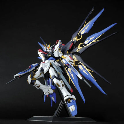 GUNDAM - Perfect Grade - Strike Freedom Gundam - 30 CM - Modelbouwset Bandai