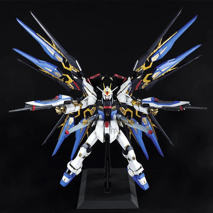 GUNDAM - Perfect Grade - Strike Freedom Gundam - 30 CM - Modelbouwset Bandai