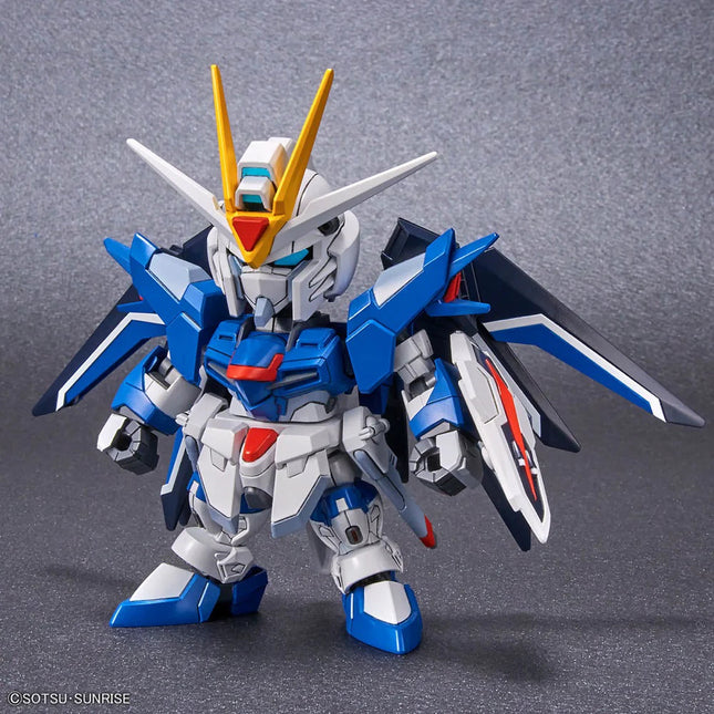 GUNDAM - SD Gundam Ex-Standard Rising Freedom Gundam - Model Kit BANDAI SPIRITS: Hobby