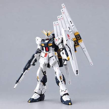 GUNDAM - RG 1/144 Nu Gundam - Model Kit 13cm Bandai