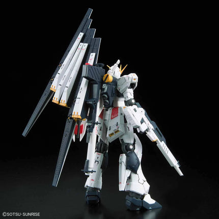 GUNDAM - RG 1/144 Nu Gundam - Model Kit 13cm Bandai